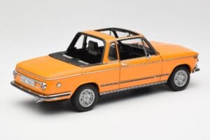 BMW 2002 E10 Кабриолет Colorado Оранжев AUTOart 1:18 80430300713 Метал — снимка 3 от 8