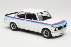 BMW 2002 E10 Turbo Бял MCG 1:18 MCG18408R Метал — снимка 4 от 6