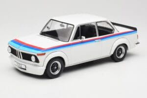 BMW 2002 E10 Turbo Бял MCG 1:18 MCG18408-R Метал