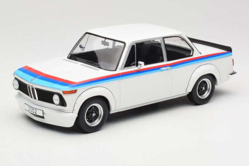 BMW 2002 E10 Turbo Бял MCG 1:18 MCG18408R Метал