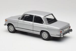 BMW 2002 Tii Polaris Сребрист AUTOart 1:18 80430146517 Метал — снимка 7 от 8