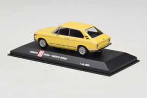 BMW 2002 Touring Жълт Minichamps 1:43 403021115 Метал — снимка 3 от 4