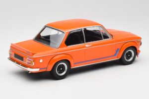 BMW 2002 Turbo Оранжев Minichamps 1:18 155026202 Метал — снимка 2 от 6
