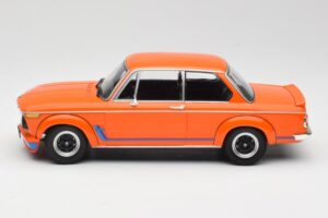 BMW 2002 Turbo Оранжев Minichamps 1:18 155026202 Метал — снимка 3 от 6