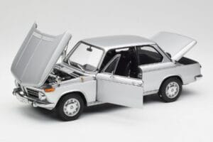 BMW 2002tii Сребрист AUTOart 1:18 80430151479 Метал — снимка 2 от 8