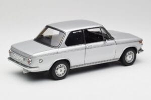 BMW 2002tii Сребрист AUTOart 1:18 80430151479 Метал — снимка 3 от 8