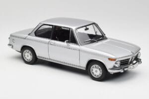 BMW 2002tii Сребрист AUTOart 1:18 80430151479 Метал — снимка 6 от 8