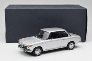 BMW 2002tii Сребрист AUTOart 1:18 80430151479 Метал — снимка 8 от 8