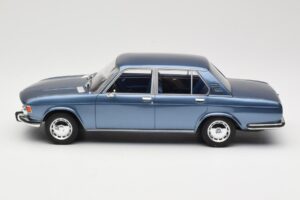 BMW 2500 E3 Blue Metallic BoS Models 1:18 BOS030 Смола — снимка 3 от 6