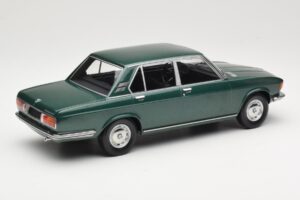 BMW 2500 E3 Green Metallic Minichamps 1:18 155029201 Метал — снимка 2 от 6