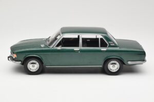 BMW 2500 E3 Green Metallic Minichamps 1:18 155029201 Метал — снимка 3 от 6