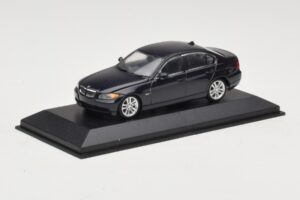 BMW 3 Series E90 Dark Blue Metallic Minichamps 1:43 80420392151-R Метал — снимка 3 от 5