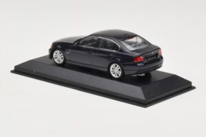 BMW 3 Series E90 Dark Blue Metallic Minichamps 1:43 80420392151-R Метал — снимка 4 от 5