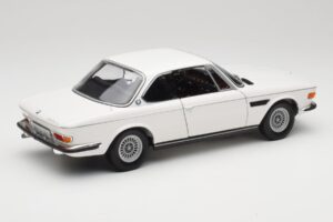 BMW 3.0 CSi E9 Бял Minichamps 1:18 180029026 Метал — снимка 3 от 8