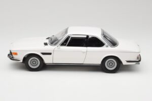 BMW 3.0 CSi E9 Бял Minichamps 1:18 180029026 Метал — снимка 4 от 8
