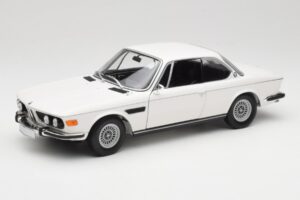 BMW 3.0 CSi E9 Бял Minichamps 1:18 180029026 Метал