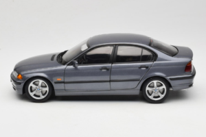 BMW 318i E46 Grey Metallic Дилърско Издание UT Models 1:18 80430028459 Метал — снимка 4 от 8