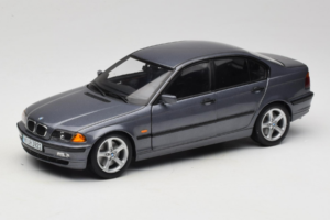 BMW 318i E46 Grey Metallic Дилърско Издание UT Models 1:18 80430028459 Метал