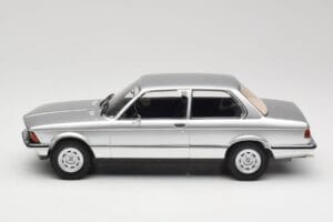 BMW 320 E21 Сребрист Minichamps 1:18 107024200 Смола — снимка 3 от 6