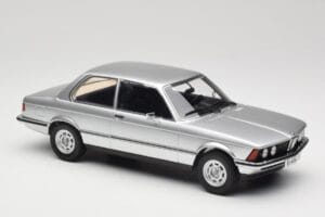 BMW 320 E21 Сребрист Minichamps 1:18 107024200 Смола — снимка 4 от 6