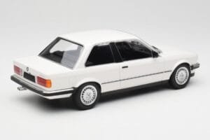 BMW 323i E21 Бял Minichamps 1:18 155026005 Метал — снимка 2 от 6