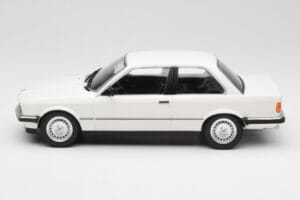 BMW 323i E21 Бял Minichamps 1:18 155026005 Метал — снимка 3 от 6