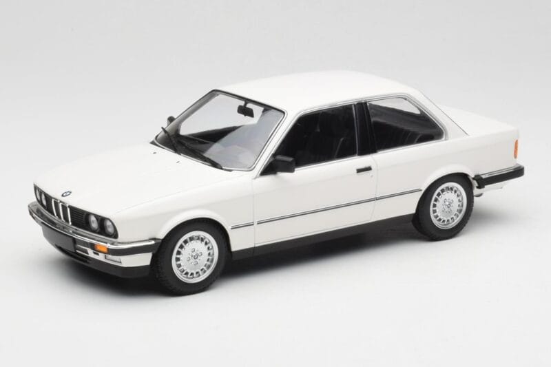 BMW 323i E21 Бял Minichamps 1:18 155026005 Метал