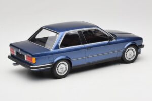 BMW 323i E30 Blue Metallic Minichamps 1:18 155026002 Метал — снимка 2 от 6