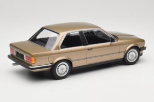 BMW 323i E30 Brown Metallic Minichamps 1:18 155026004 Метал — снимка 2 от 6