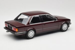 BMW 323i E30 Dark Red Metallic Minichamps 1:18 155026007 Метал — снимка 2 от 6