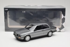 BMW 323i E30 Grey Metallic Minichamps 1:18 155026006 Метал — снимка 6 от 6
