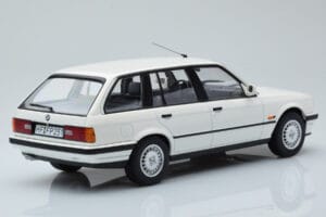 BMW 325i E30 Touring Бял Лимитирано Издание Norev 1:18 183217 Метал — снимка 2 от 6