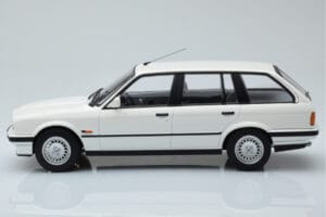 BMW 325i E30 Touring Бял Лимитирано Издание Norev 1:18 183217 Метал — снимка 3 от 6