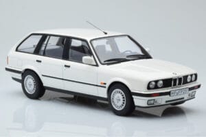 BMW 325i E30 Touring Бял Лимитирано Издание Norev 1:18 183217 Метал — снимка 4 от 6