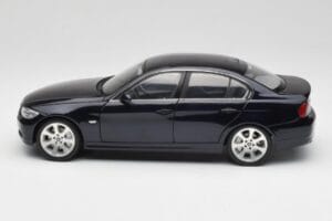 BMW 330i E46 Черен Kyosho 1:18 08731RB Метал — снимка 4 от 8