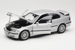 BMW 330i E46 Сребрист UT 1:18 80430302328 Метал — снимка 2 от 8