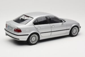 BMW 330i E46 Сребрист UT 1:18 80430302328 Метал — снимка 3 от 8