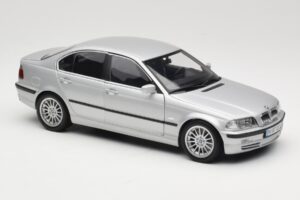 BMW 330i E46 Сребрист UT 1:18 80430302328 Метал — снимка 6 от 8