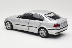 BMW 330i E46 Сребрист UT 1:18 80430302328 Метал — снимка 7 от 8