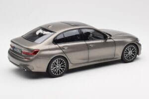 BMW 330i G20 Сребрист Norev 1:18 183275 Метал — снимка 3 от 8