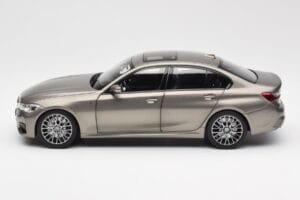 BMW 330i G20 Сребрист Norev 1:18 183275 Метал — снимка 4 от 8