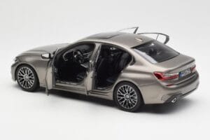 BMW 330i G20 Сребрист Norev 1:18 183275 Метал — снимка 5 от 8