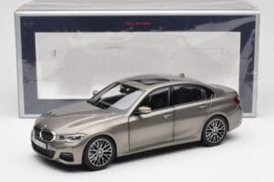 BMW 330i G20 Сребрист Norev 1:18 183275 Метал — снимка 8 от 8
