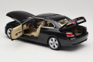 BMW 335i E93 Кабриолет Sapphire Black Kyosho 1:18 80430413375 Метал — снимка 7 от 10