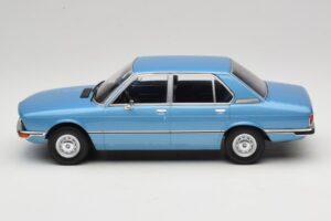BMW 5 Series E12 Син MCG 1:18 MCG18541 Метал — снимка 3 от 6