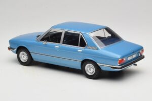 BMW 5 Series E12 Син MCG 1:18 MCG18541 Метал — снимка 5 от 6