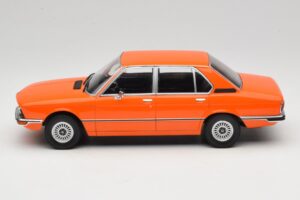 BMW 5 Series E12 Оранжев MCG 1:18 MCG18540 Метал — снимка 3 от 6