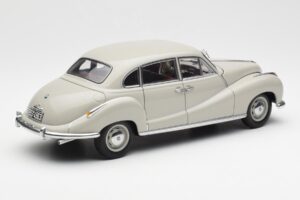 BMW 501 Cortina Сив AUTOart 1:18 80430393098 Метал — снимка 3 от 8