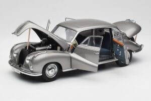 BMW 502 2.6 Luxus Silver Beige Metallic AUTOart 1:18 70591 Метал — снимка 2 от 8