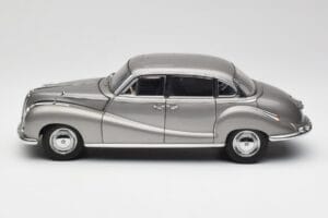 BMW 502 2.6 Luxus Silver Beige Metallic AUTOart 1:18 70591 Метал — снимка 4 от 8